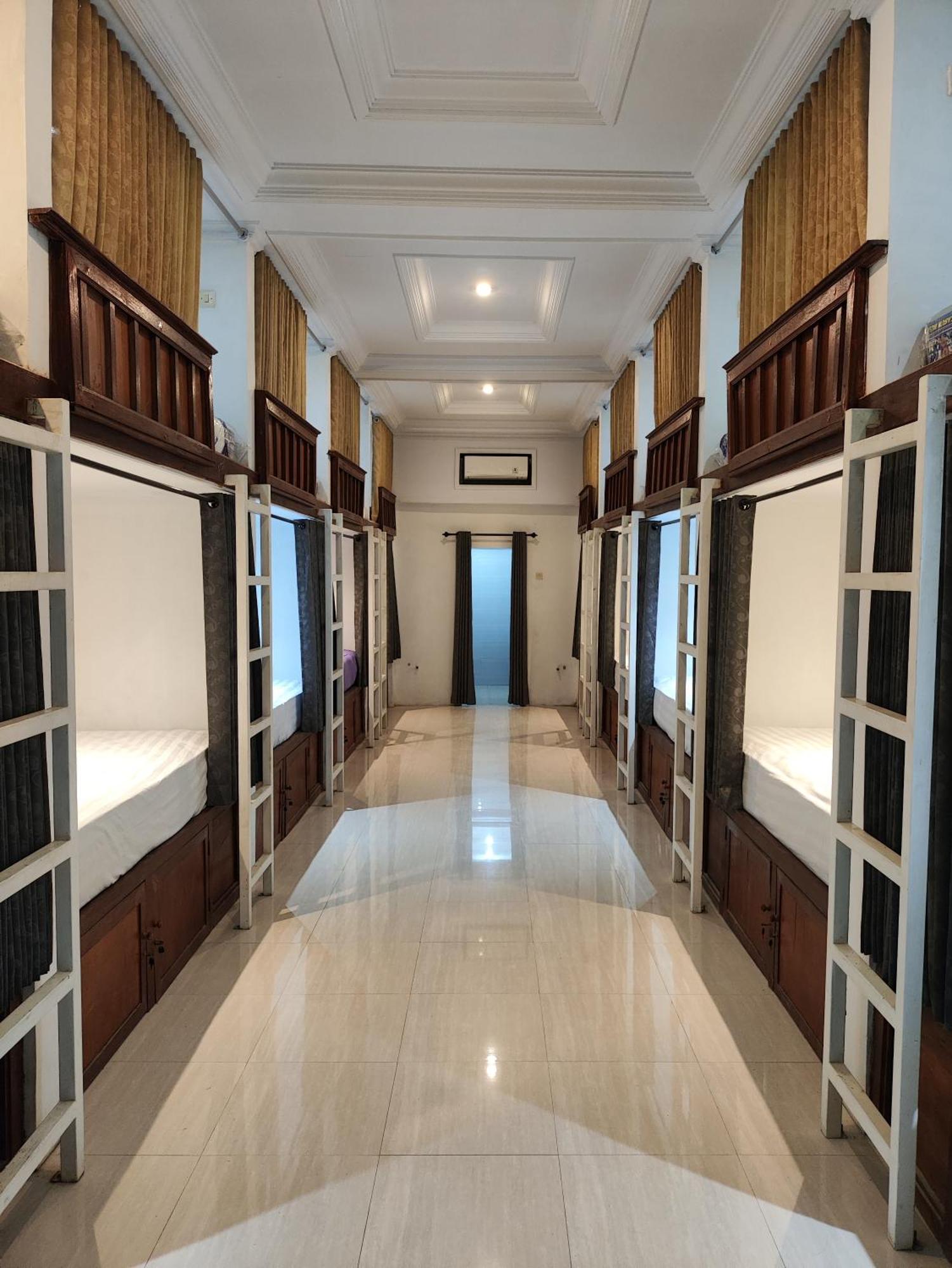 Ega S Hostel Batununggul Εξωτερικό φωτογραφία